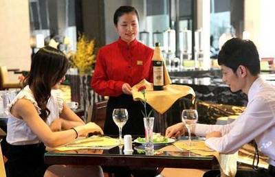 餐飲服務(wù)的16個(gè)&ldquo;怎么辦&rdquo;,服務(wù)員這樣應(yīng)變就對了